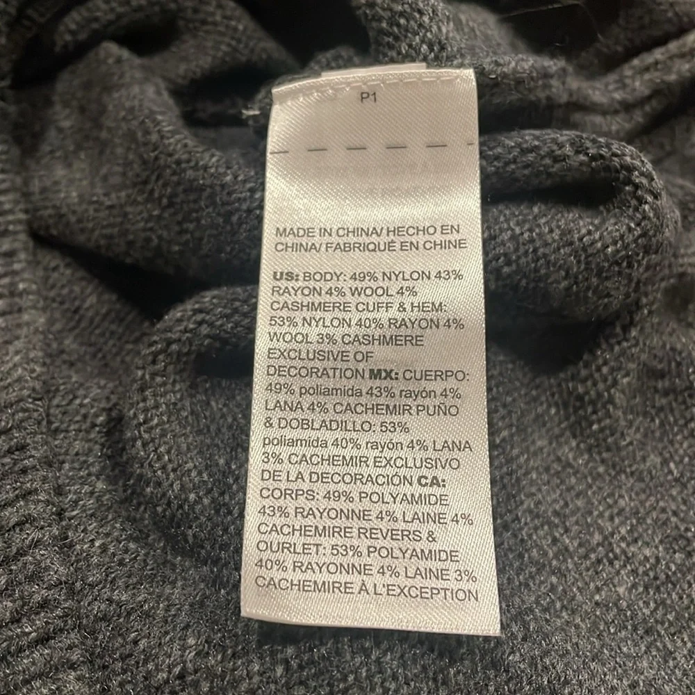 Chico’s gray sweater with white cheetahs.  Size 2 which is a Large. L 4 - Picture 6 of 6